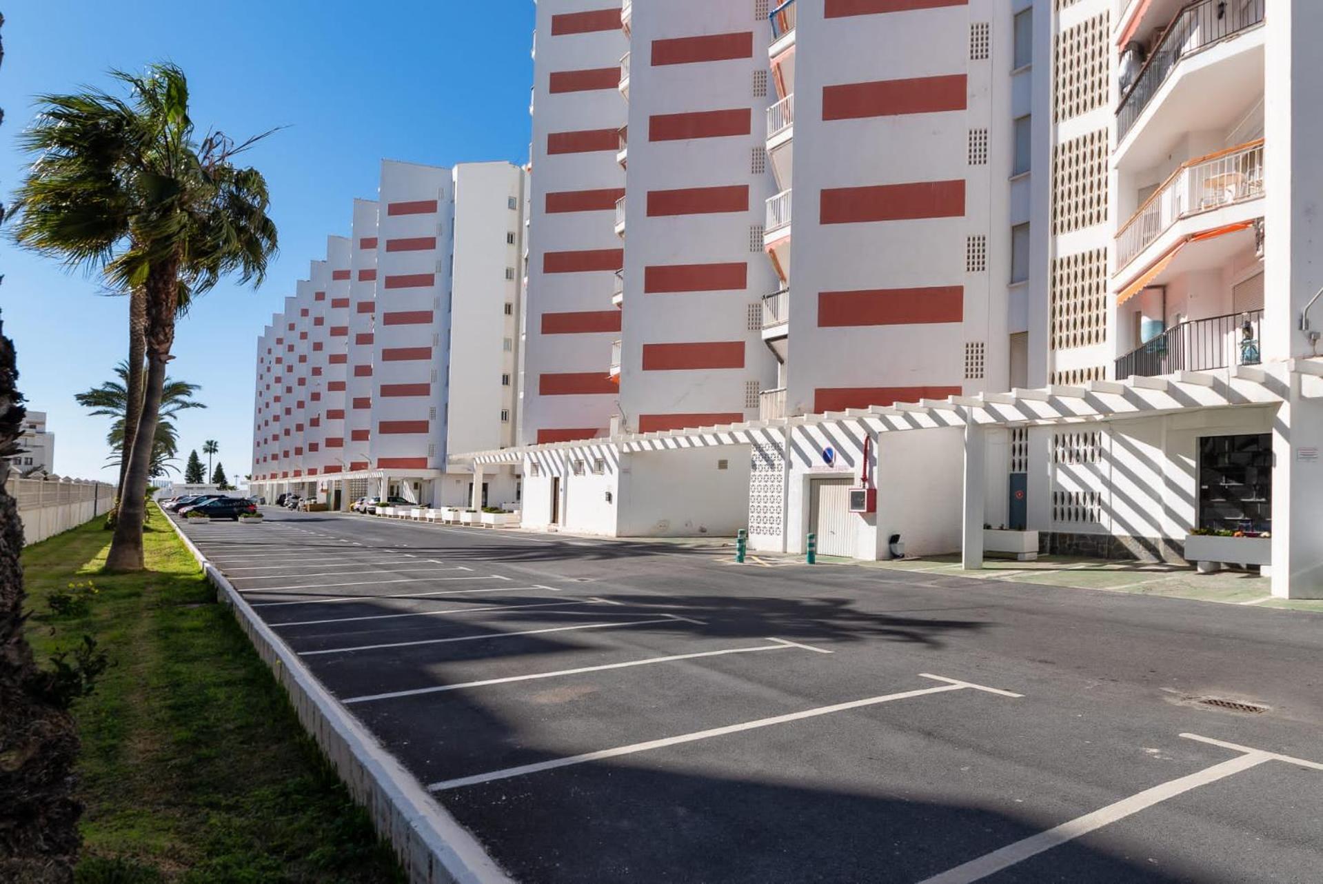 Apartment Estudio 8 *